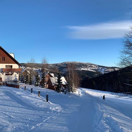 Apartman Mezi Kopci - Mid Hills Apartment Roudnice Exteriör bild
