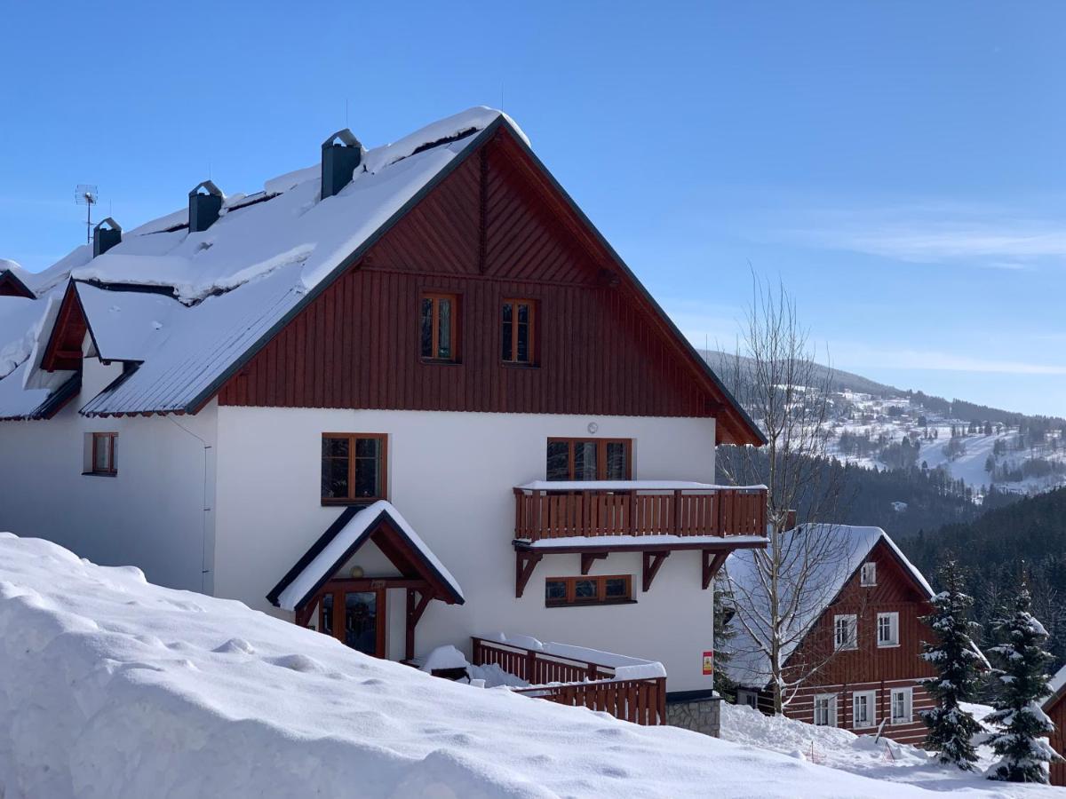 Apartman Mezi Kopci - Mid Hills Apartment Roudnice Exteriör bild