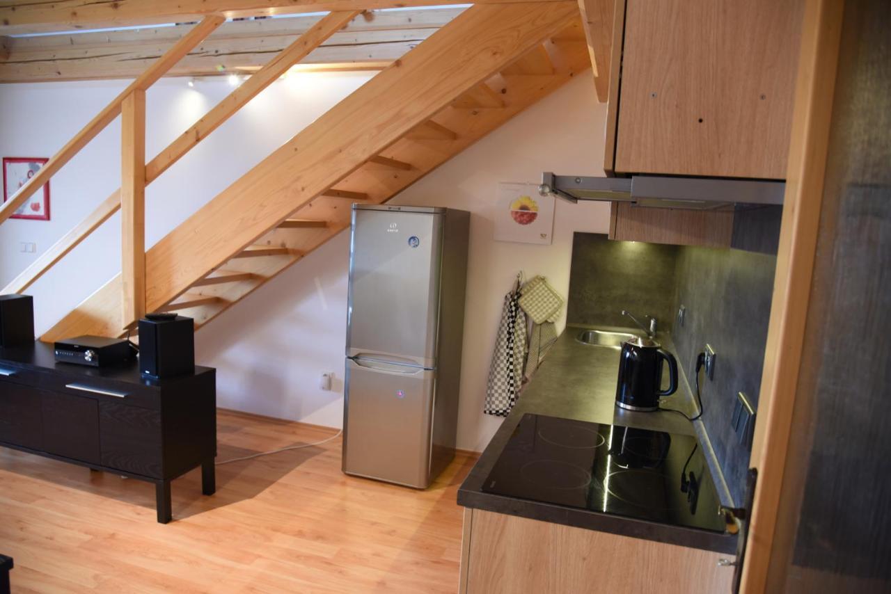 Apartman Mezi Kopci - Mid Hills Apartment Roudnice Exteriör bild