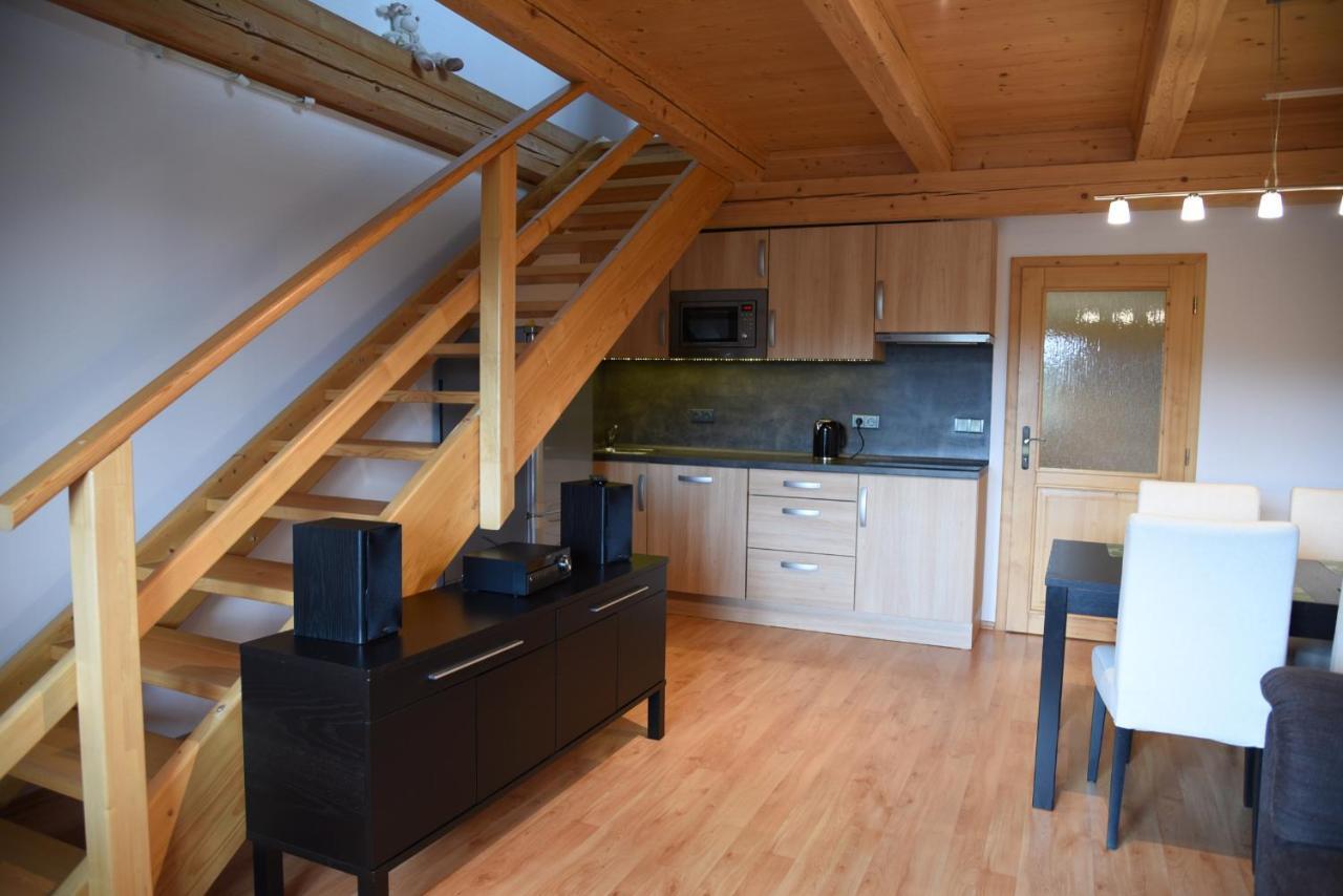 Apartman Mezi Kopci - Mid Hills Apartment Roudnice Exteriör bild