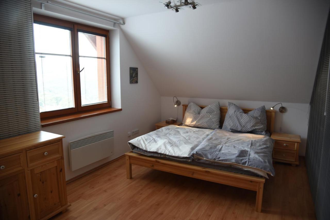 Apartman Mezi Kopci - Mid Hills Apartment Roudnice Exteriör bild